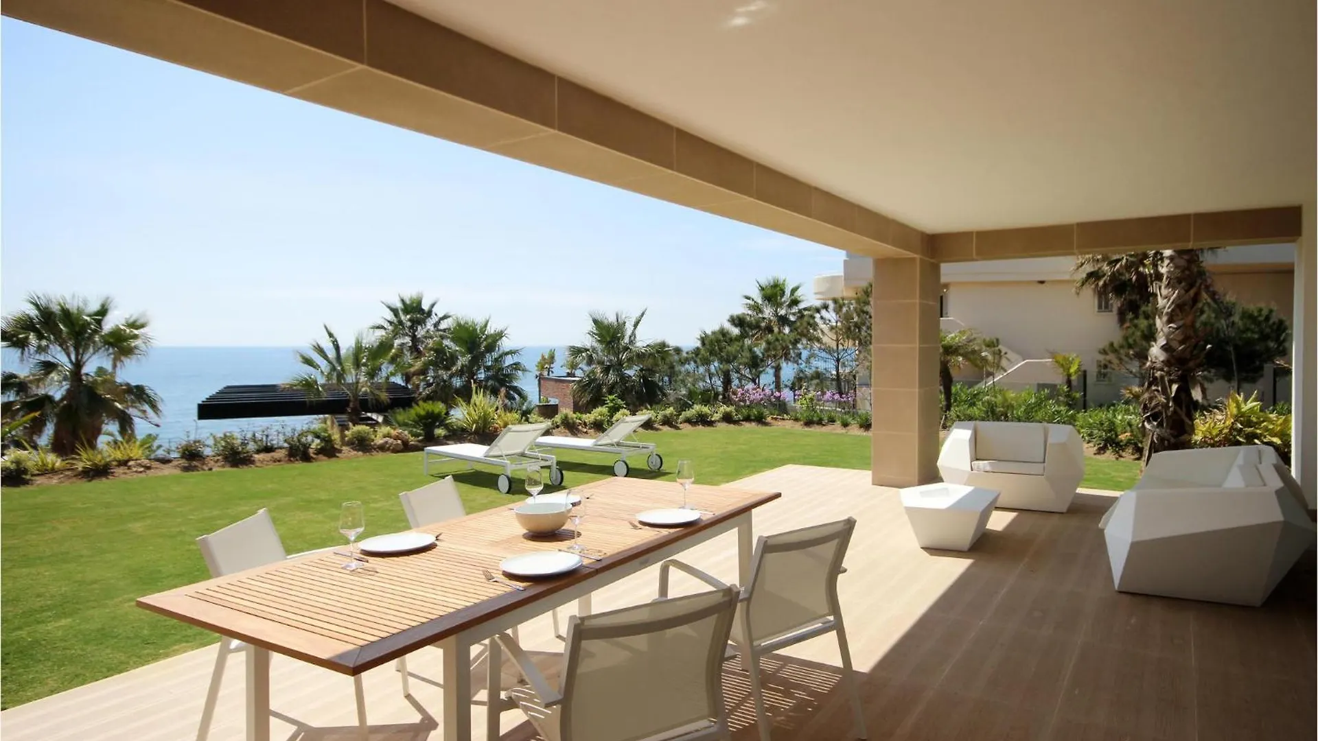 Gorgeous Apartment In Estepona With Wifi 0*,
